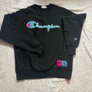 Champion Black Crewneck Sweater with Iconic Logo